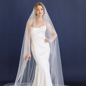 Tony Federici Cathedral Pearl Veil La Perla